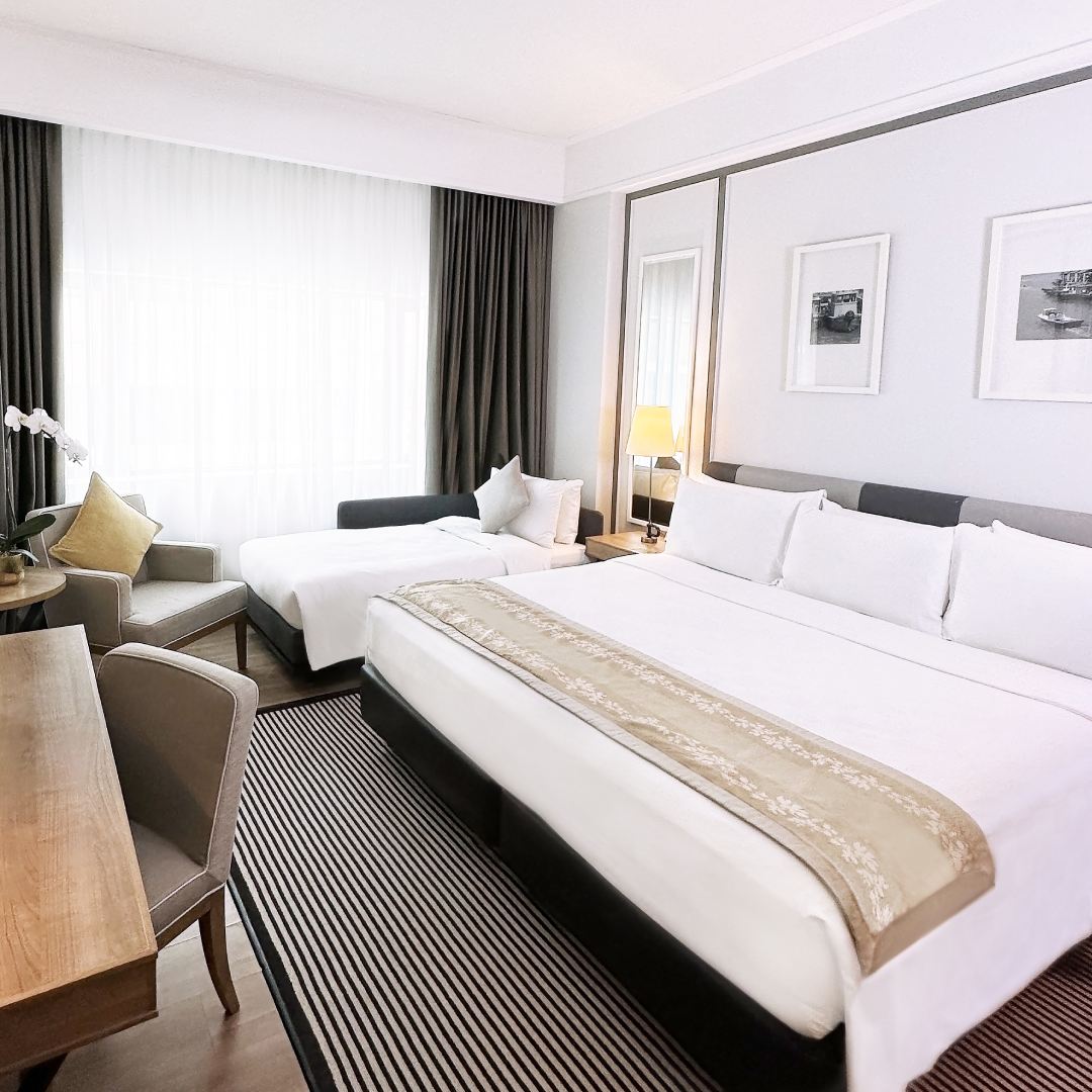 Premier Family Room - Social