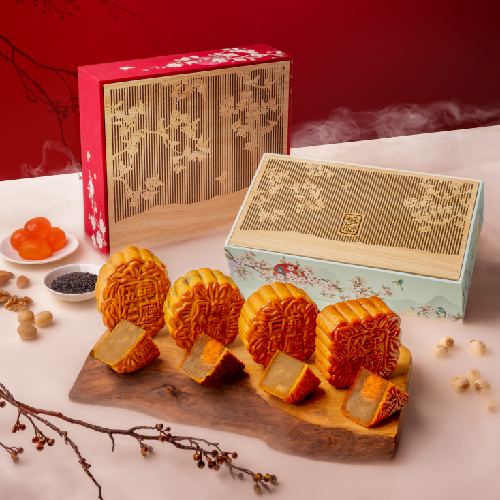 77 FLASH SALE 6 Pieces Traditional Baked Mooncakes