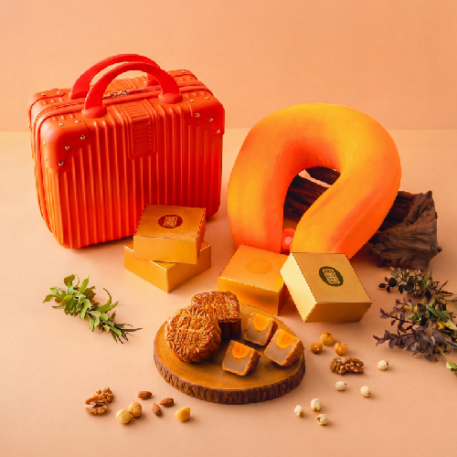 77 FLASH SALE Orange Travel Case Mooncake Set