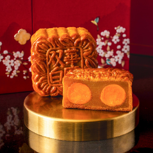 White Lotus Paste with Double Yolk with Macadamia Nuts